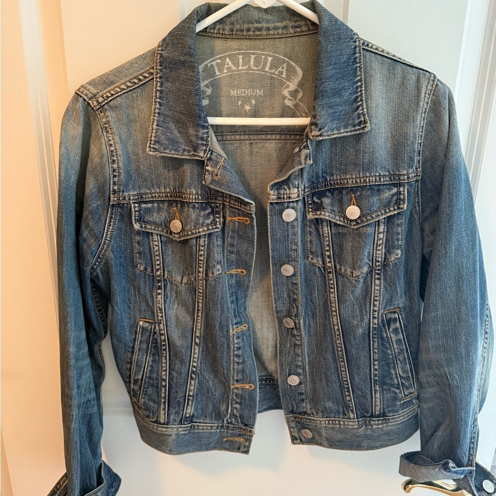 Aritzia Talula Classic Blue Jean Jacket | Size Medium | Excellent PreāLoved - Picture 2 of 4
